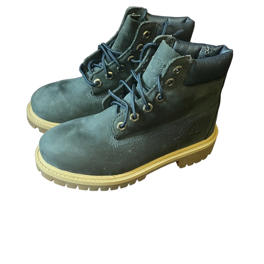 Navy blue timberland boy boots.